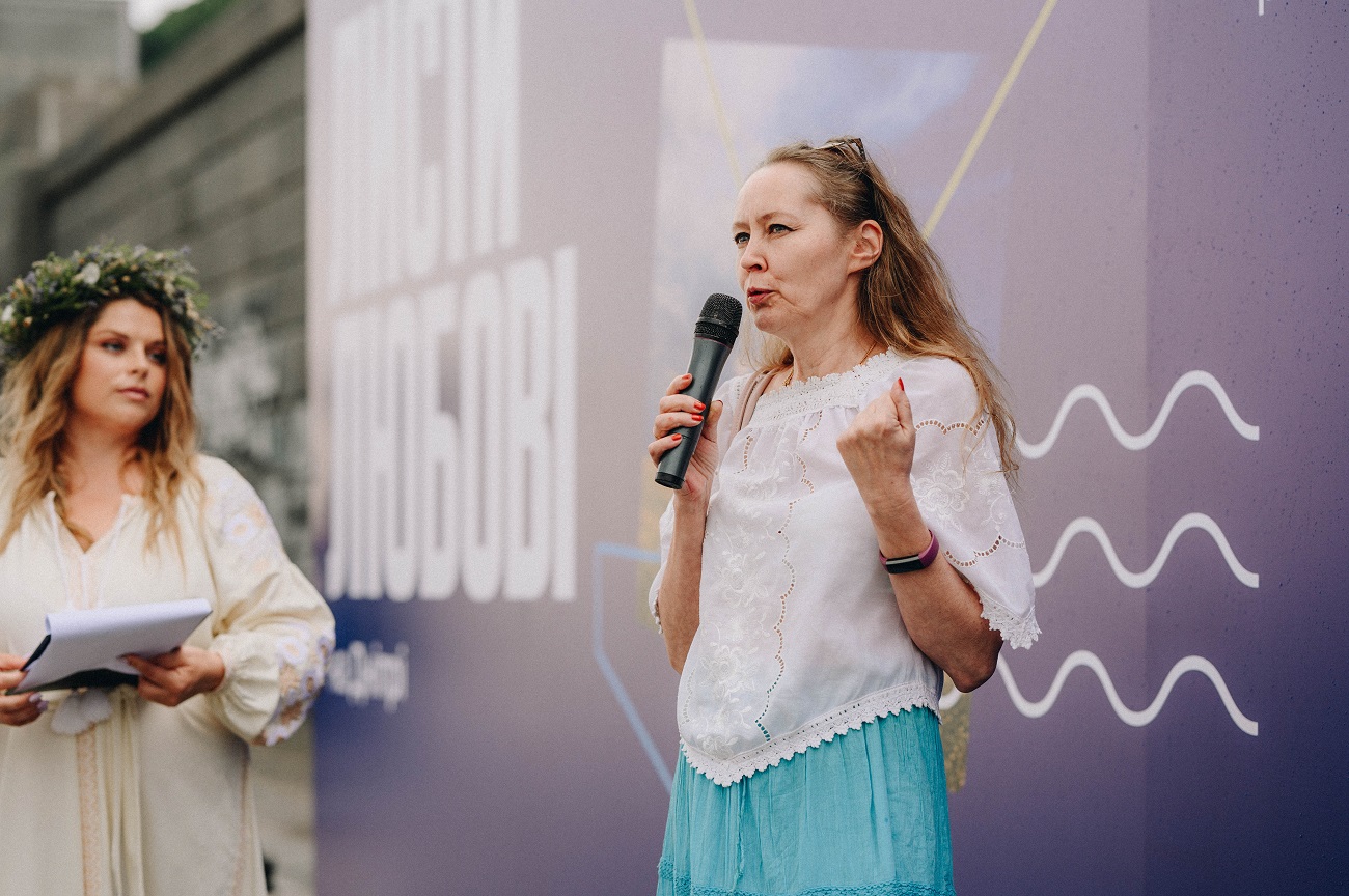 Українці на Купала запустили на Дніпрі вінки з "листами любові": фото та важливі смисли акції